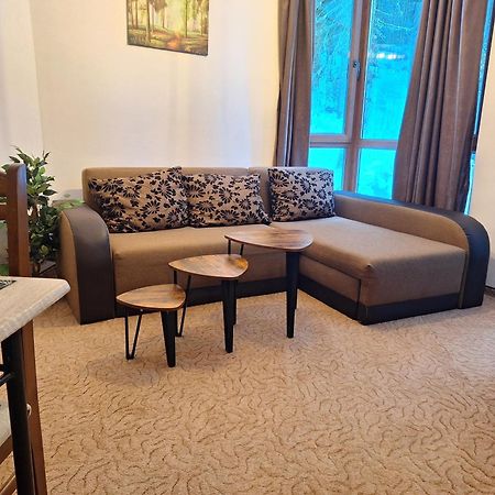 Forest Place Apartment ปอมโปโรโว ภายนอก รูปภาพ