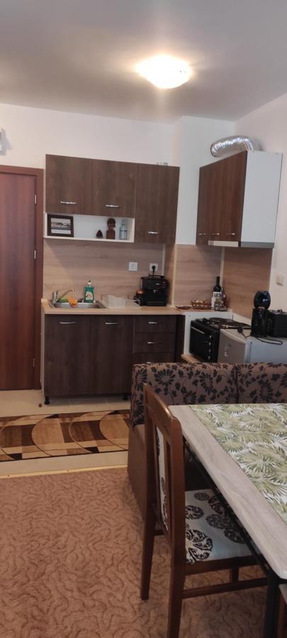 Forest Place Apartment ปอมโปโรโว ภายนอก รูปภาพ