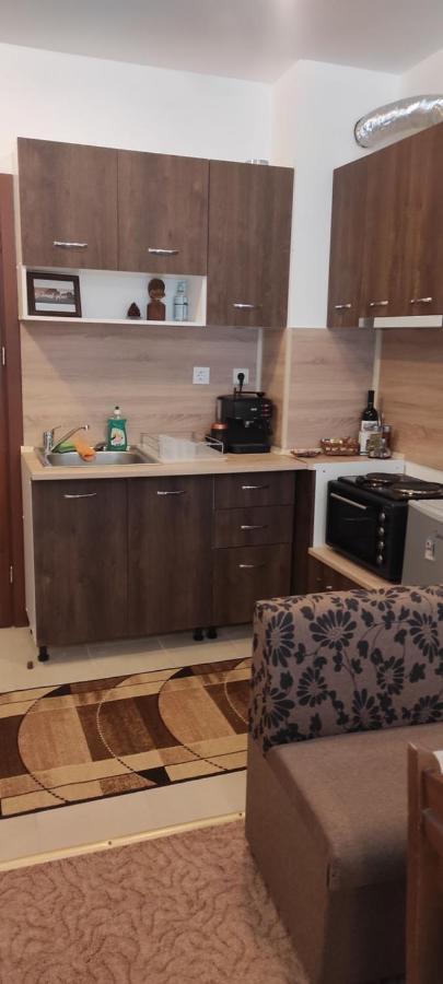 Forest Place Apartment ปอมโปโรโว ภายนอก รูปภาพ