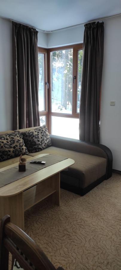 Forest Place Apartment ปอมโปโรโว ภายนอก รูปภาพ