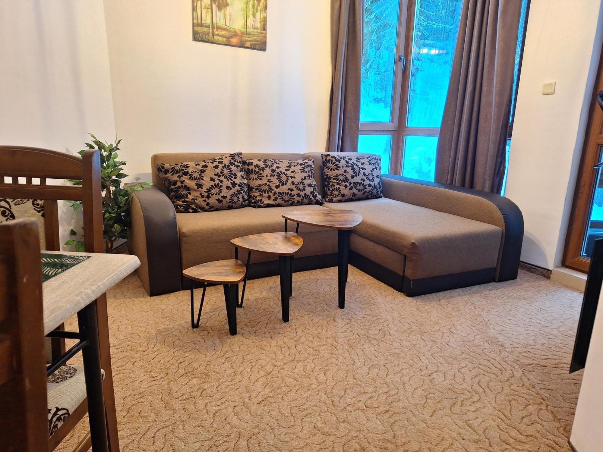 Forest Place Apartment ปอมโปโรโว ภายนอก รูปภาพ